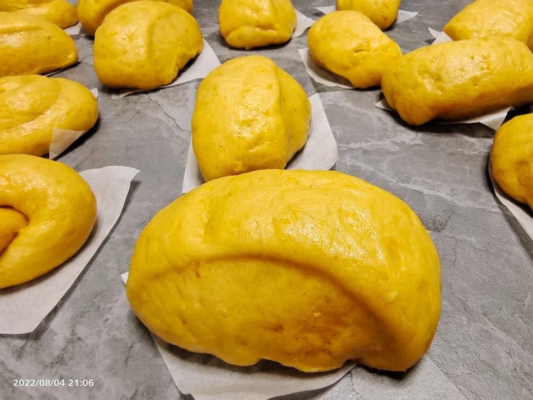 新手也可以--详解如何做出人见人爱、金黄的南瓜馒头