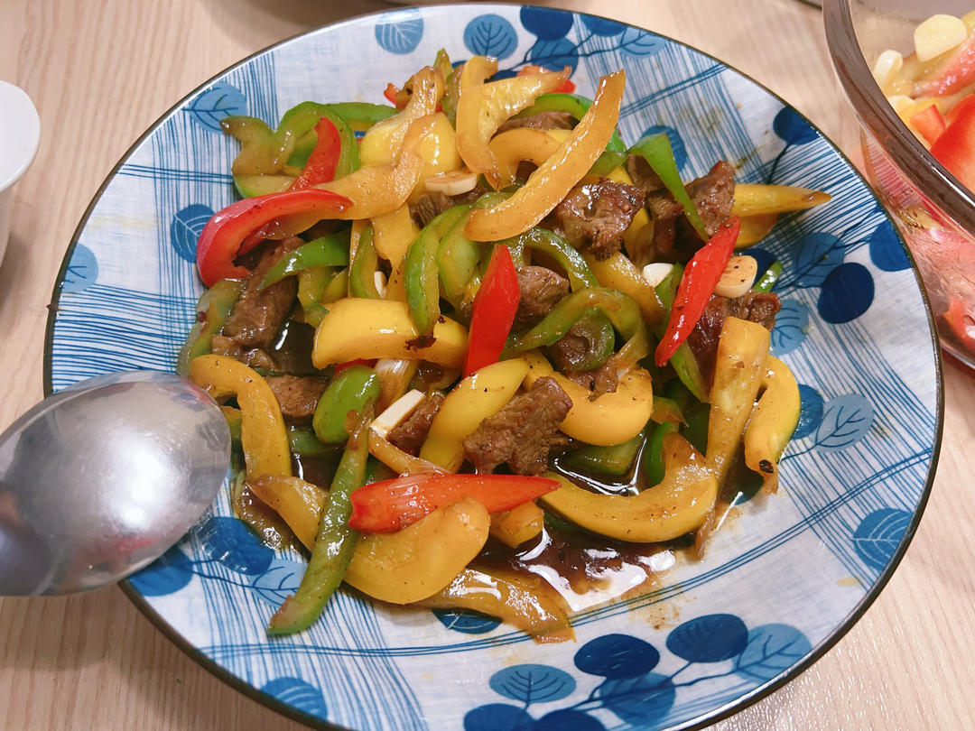 彩椒牛肉粒