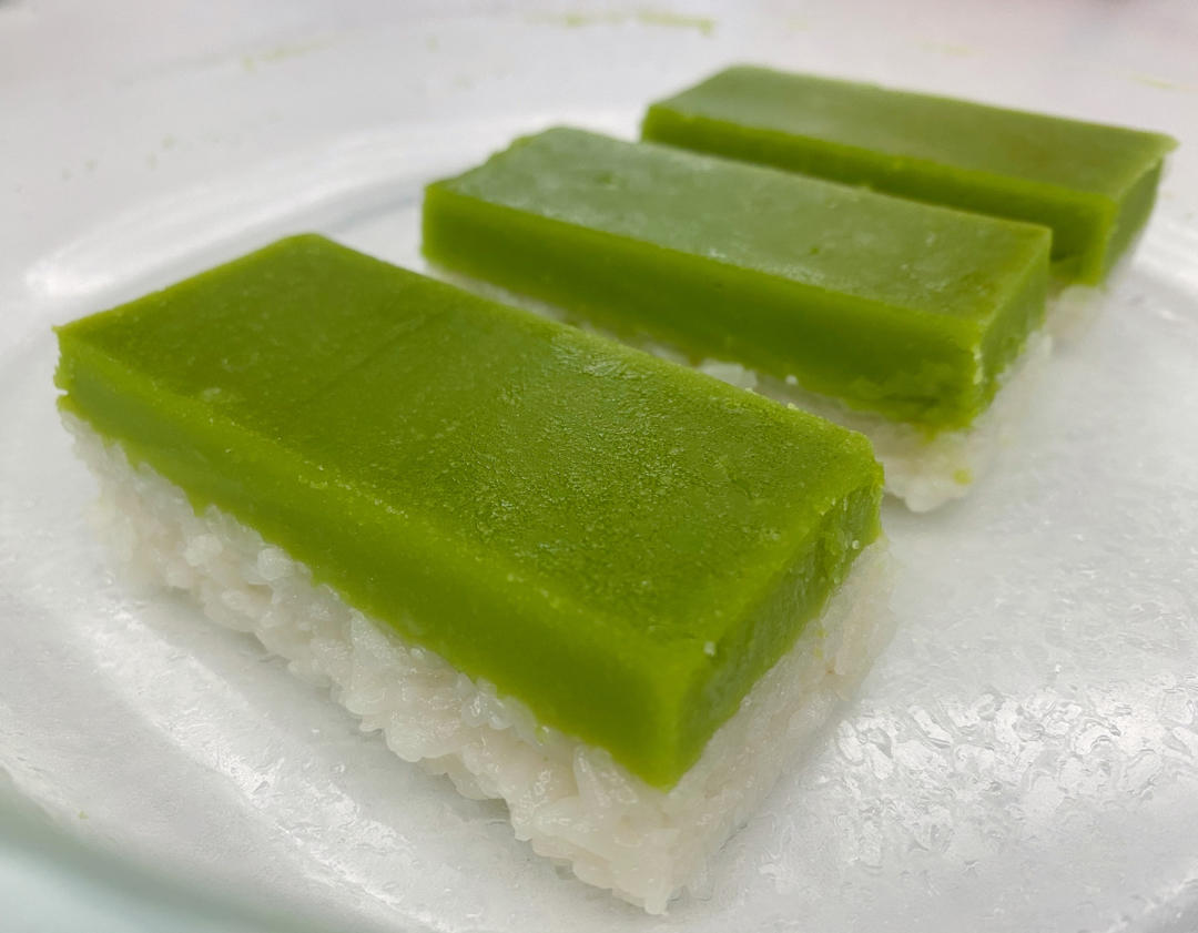香兰糯米糕 (kuih seri muka)