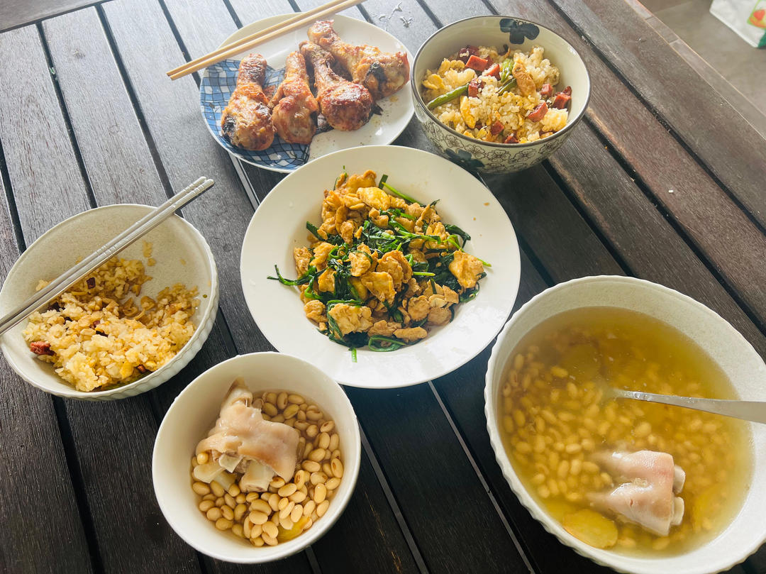 猪蹄炖黄豆汤（适合全家新手也能随意做）这也是超级赞的开奶汤哦