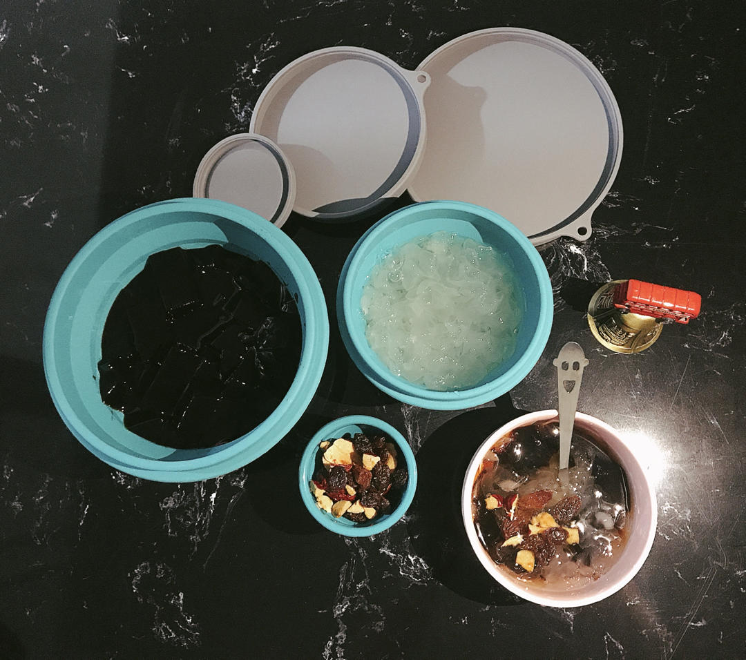 纯正的手工制造冰凉粉（传统红糖冰粉）