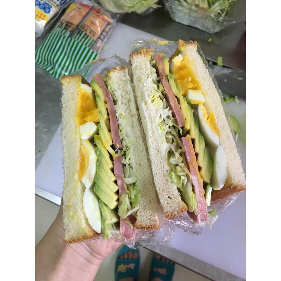 如何做超厚的沼三明治~详细tip！牛油果鸡蛋午餐肉三明治~