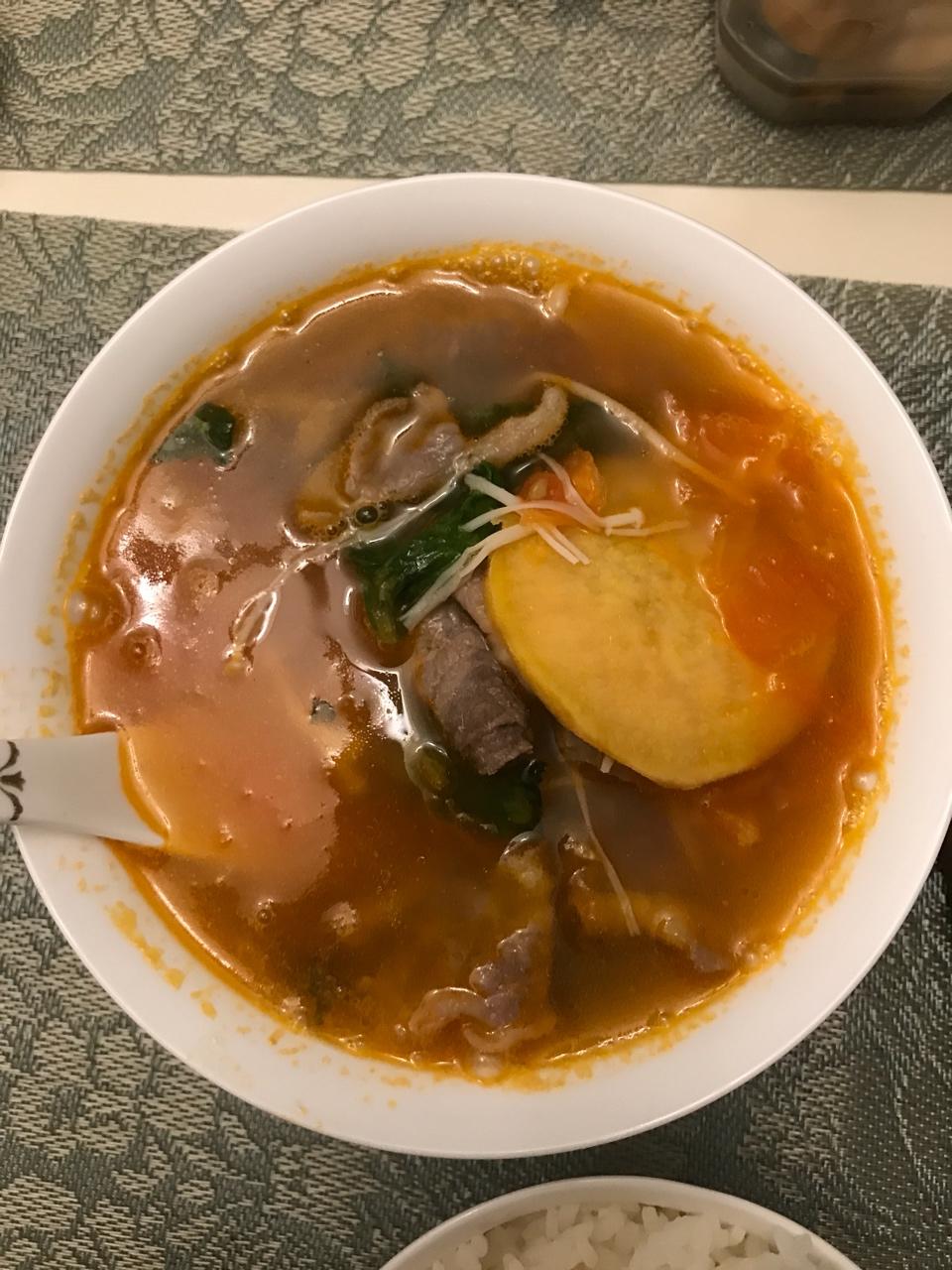 金针菇肥牛番茄锅
