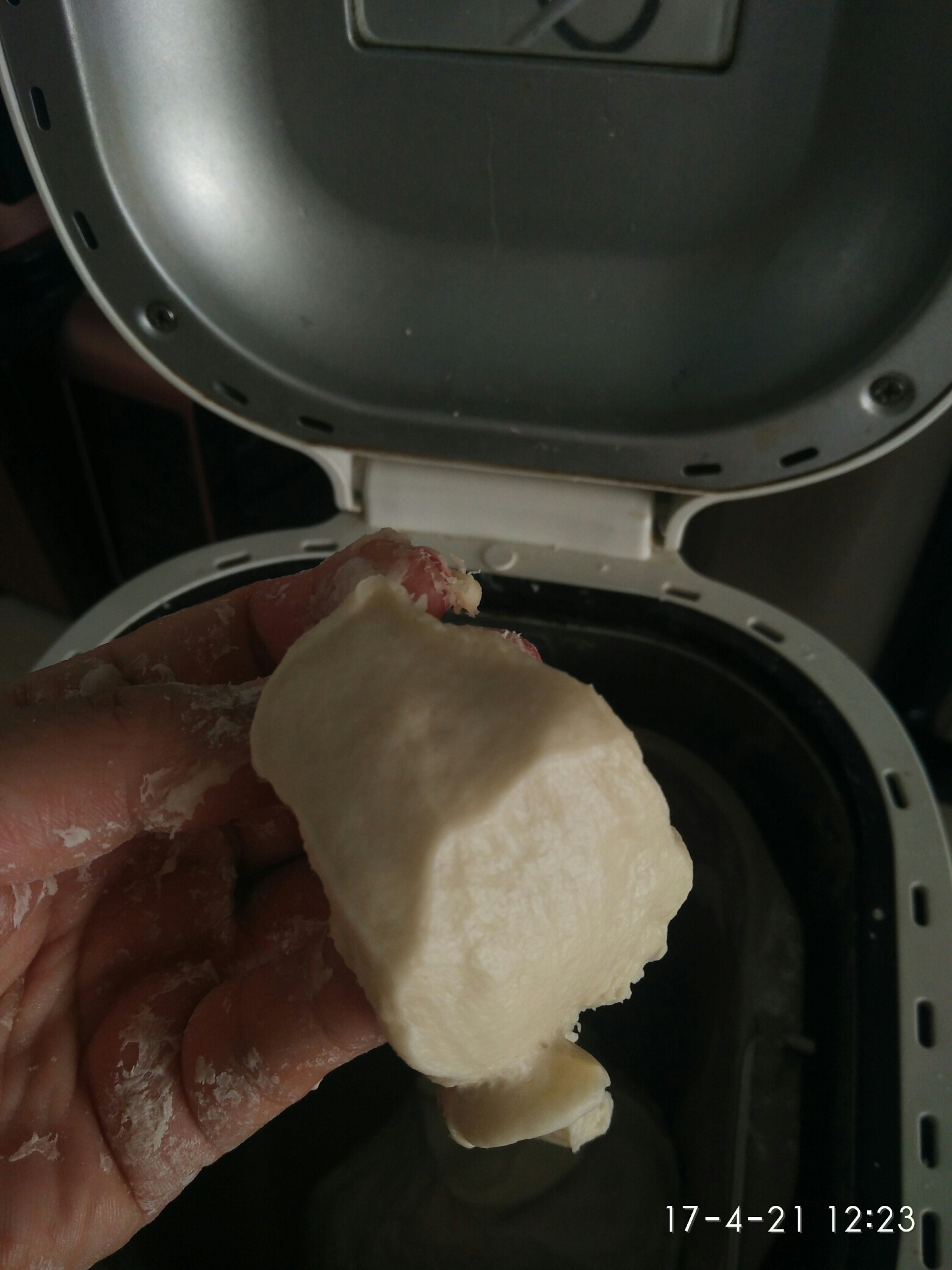 手套膜~东陵面包机的做法 步骤6