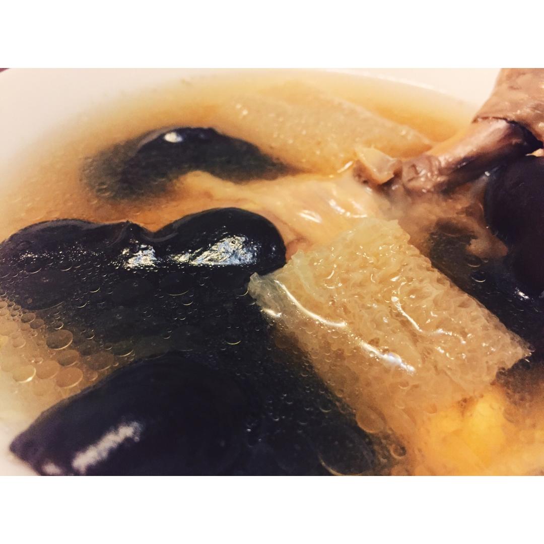 竹荪鸡汤