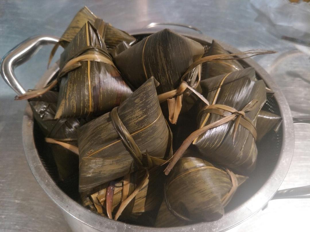 没有咸蛋黄的鲜肉粽子也可以很香好吗                                   （所有材料都写了详细用量，新手也可以一次成功）