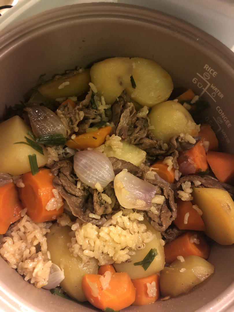 喷香羊肉焖饭