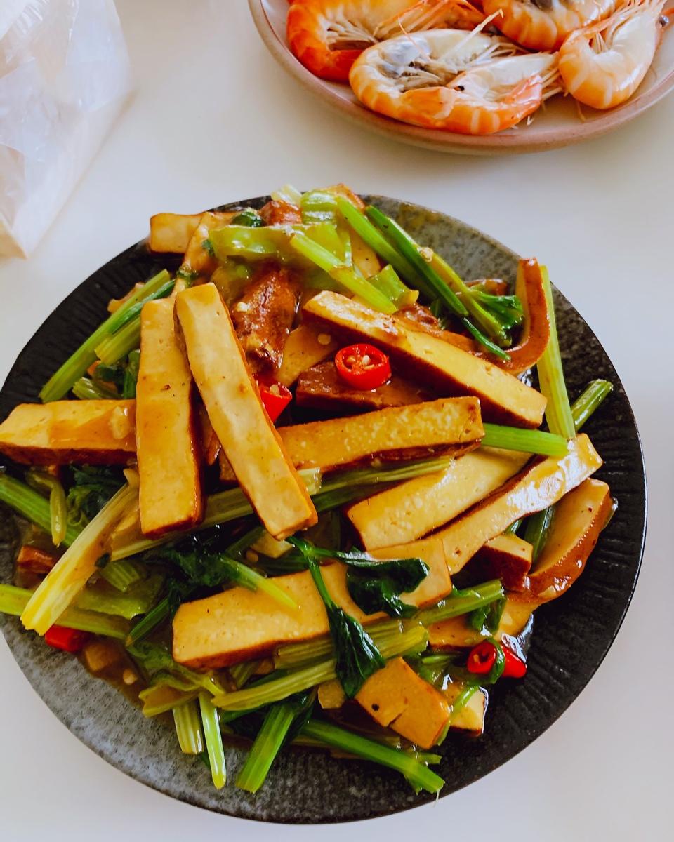 芹菜香干炒肉丝