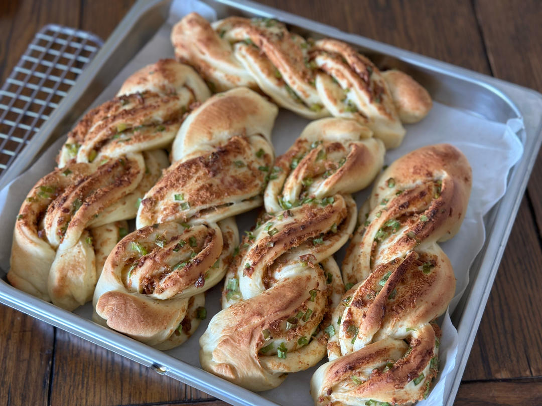 香葱肉松手撕面包_消耗沙拉酱