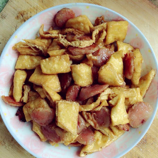 香肠炒油豆腐