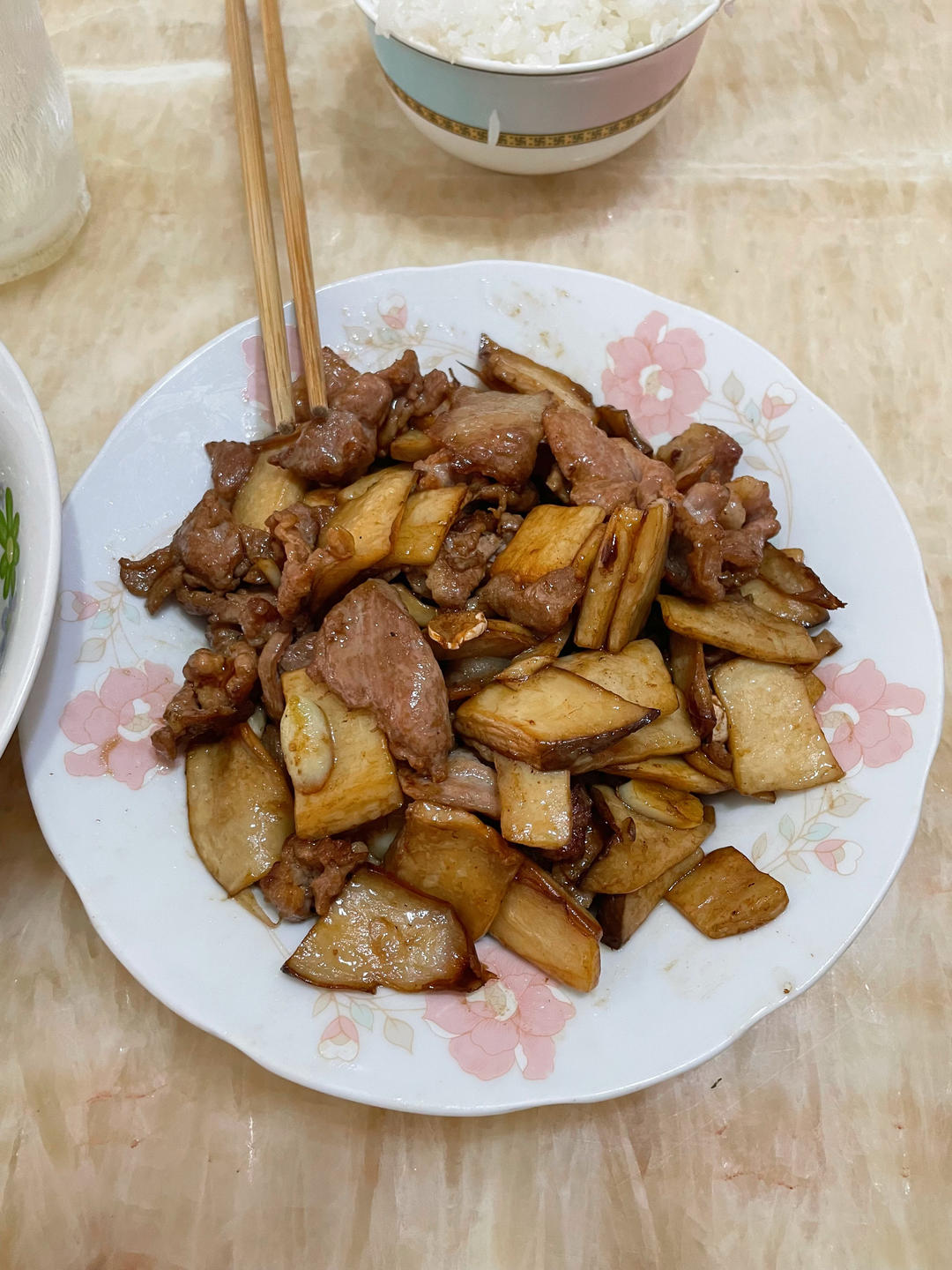 杏鲍菇炒肉