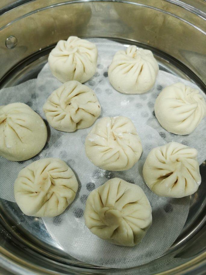 暄软可口的豆沙包