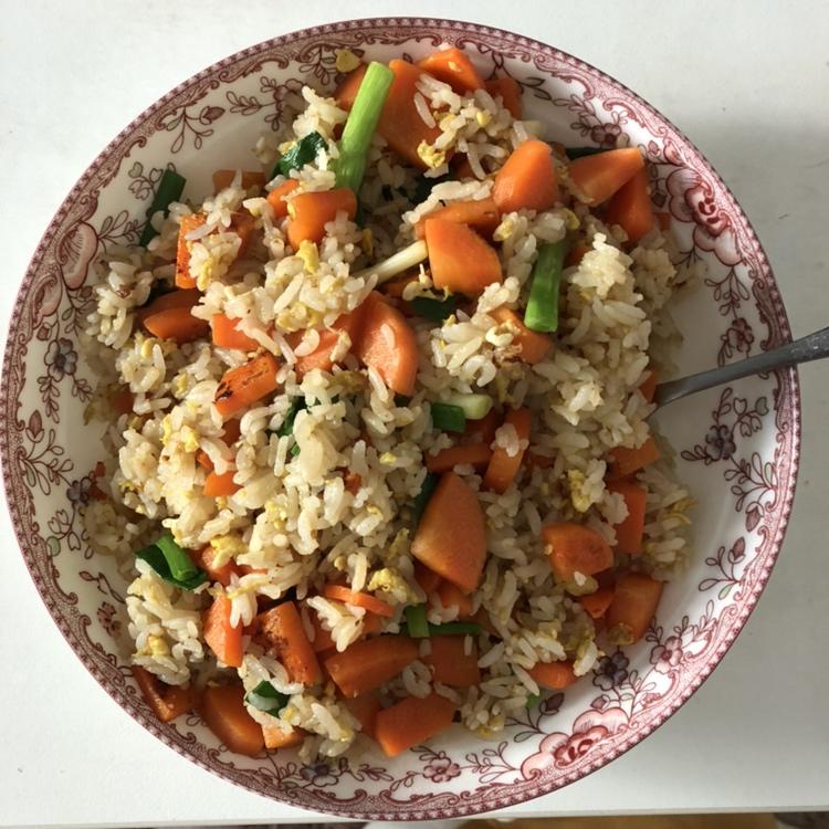 胡萝卜蛋炒饭