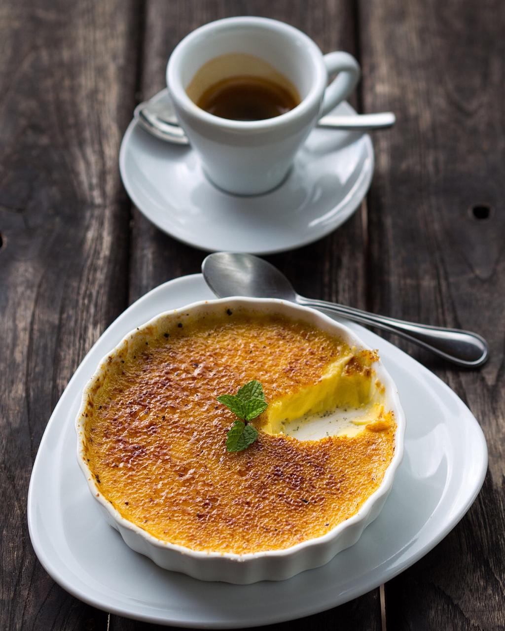 CRÈME BRÛLÉE 法式烤布蕾（焦糖布丁）