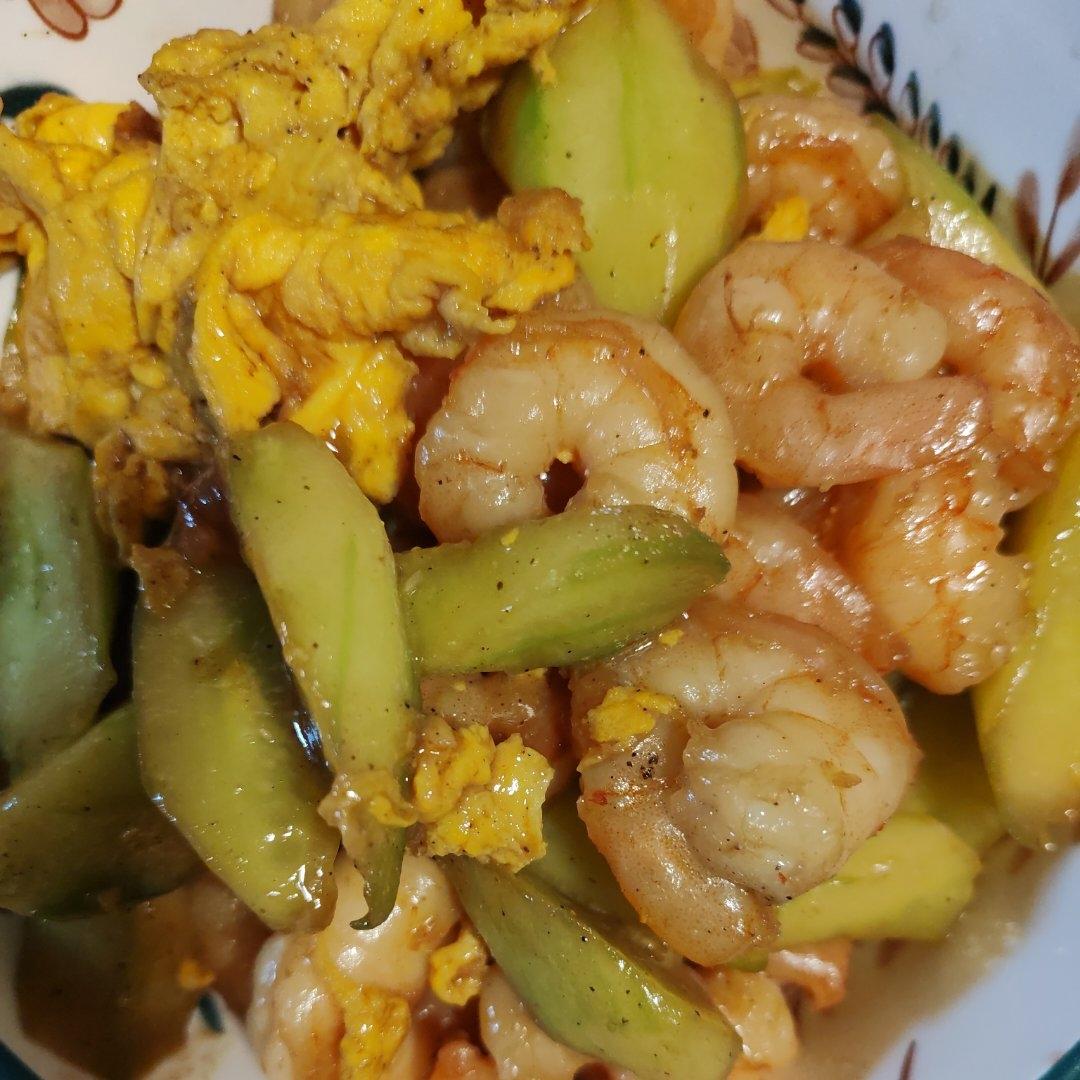 黑胡椒虾仁炒黄瓜‼️鲜到掉眉毛，10分钟快手减肥菜
