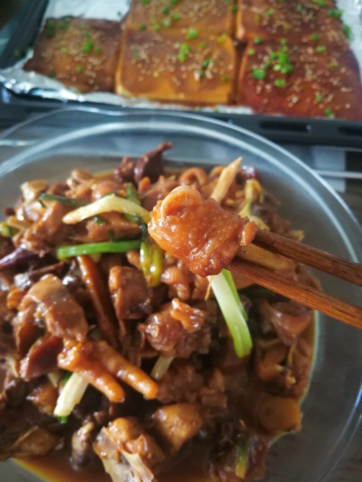 砂锅焖鸡