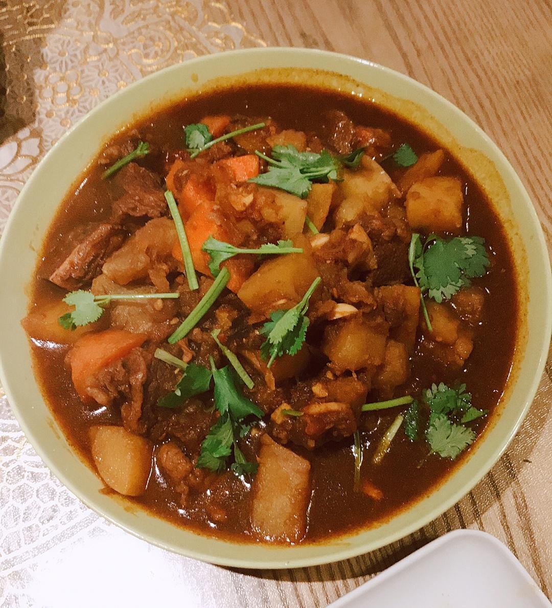 红烧牛肉土豆 （独家秘制）