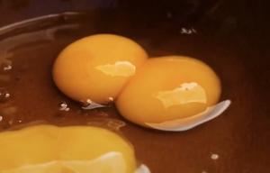 超嫩蒸水蛋的做法 步骤1