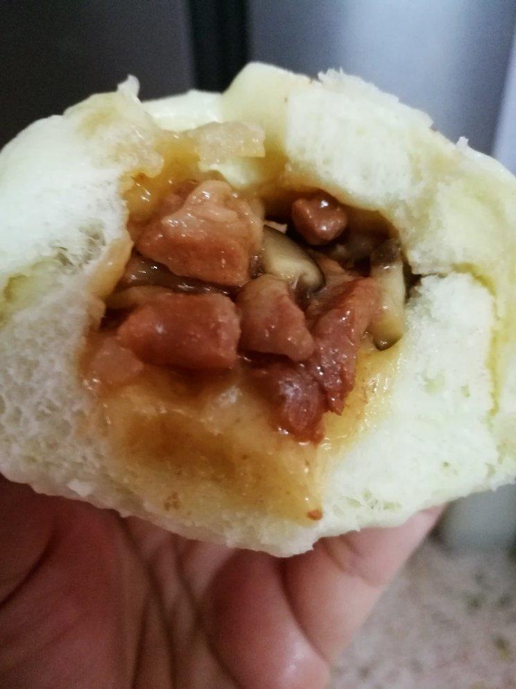 念亲恩1973做的云朵般松软爆浆蜜汁叉烧包