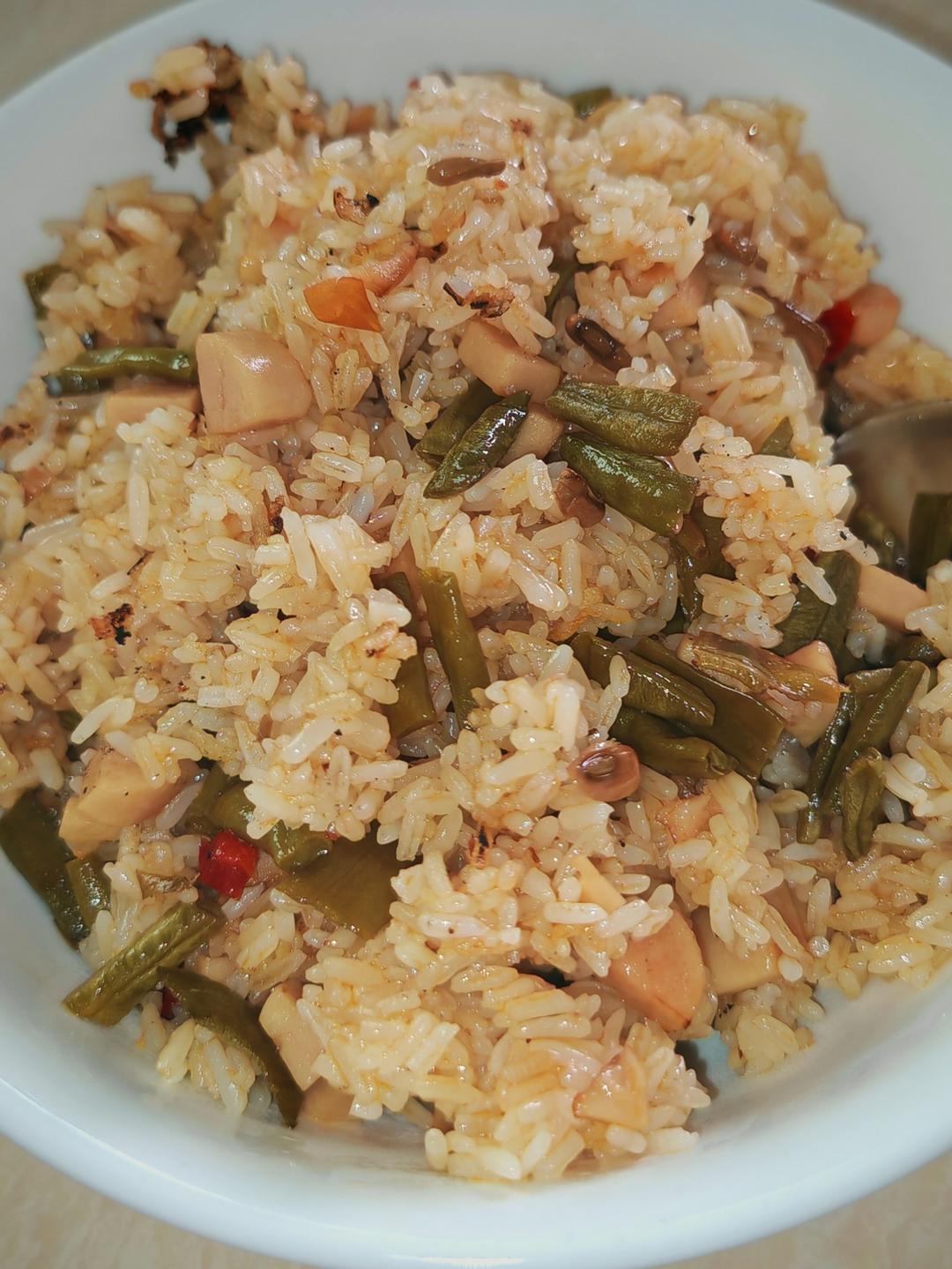 酸豆角炒饭
