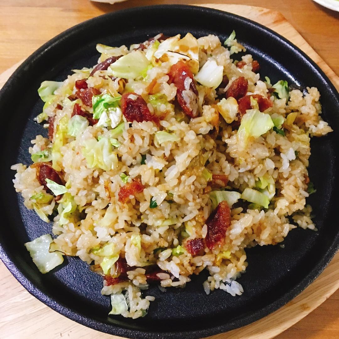 铁板腊肠炒饭