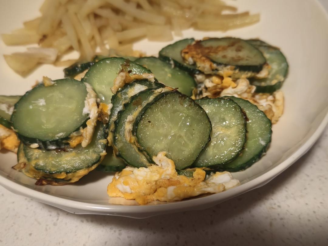 黄瓜炒鸡蛋 （青瓜炒鸡蛋）