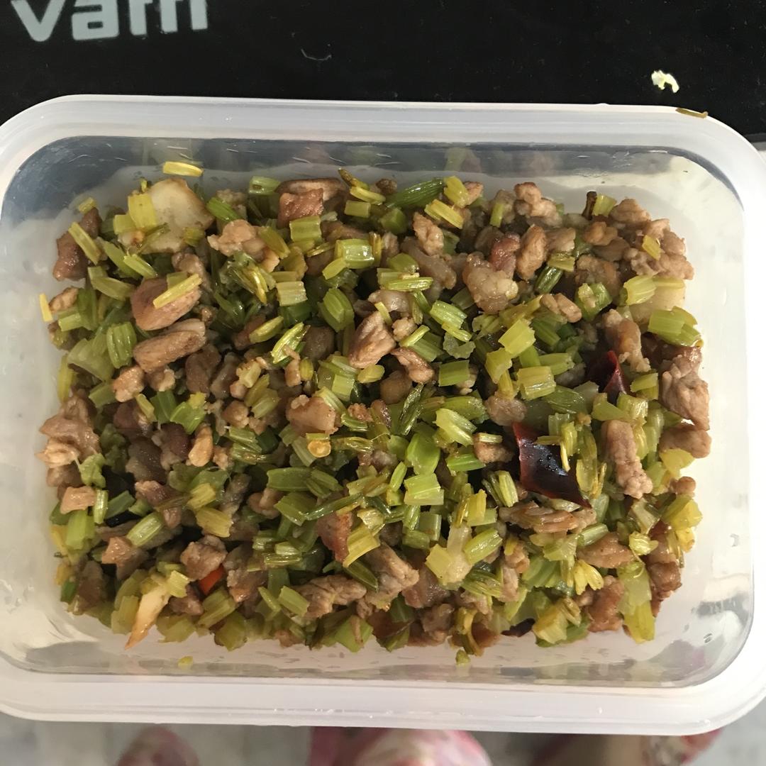 芹菜牛肉末「下饭神器」