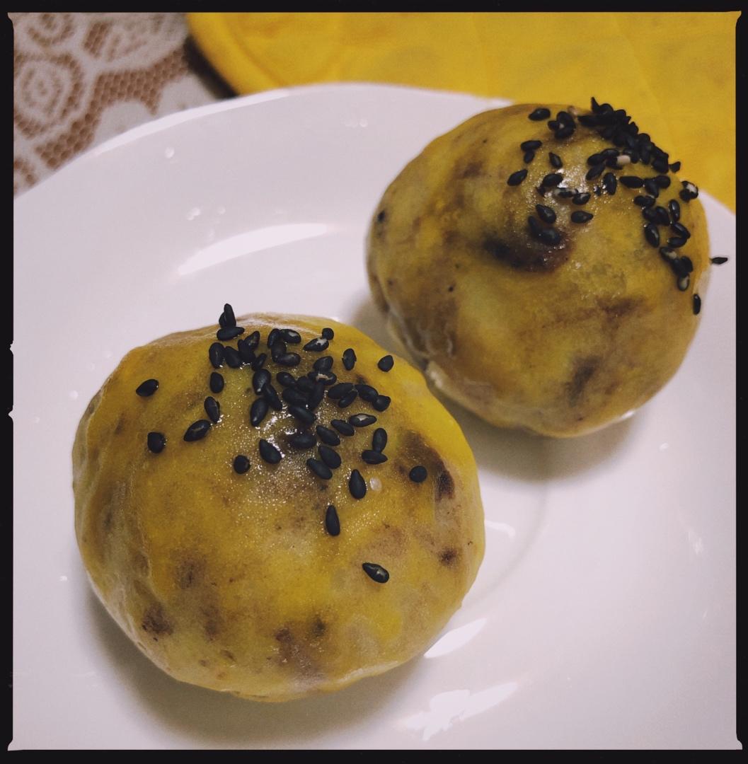 飘香土豆蛋黄酥