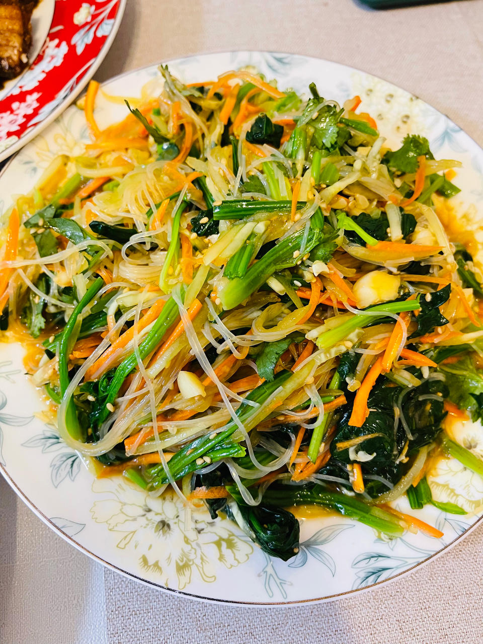 开胃爽口又营养的菠菜拌粉丝