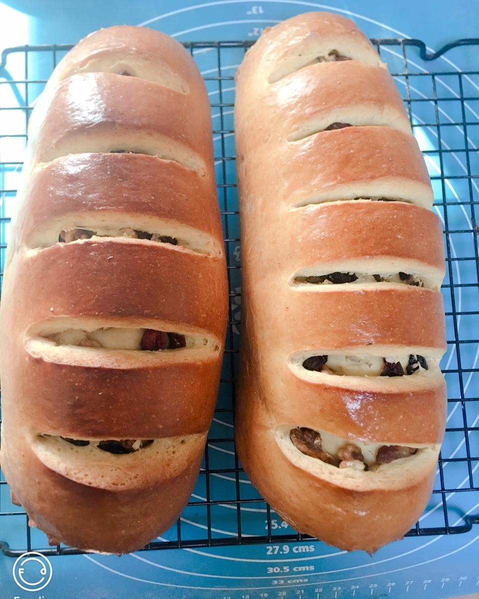 风靡代购店的新疆果仁大列巴