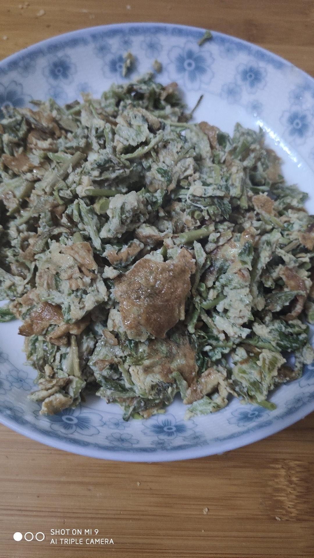 无敌超级快嫩嫩的香椿芽炒鸡蛋