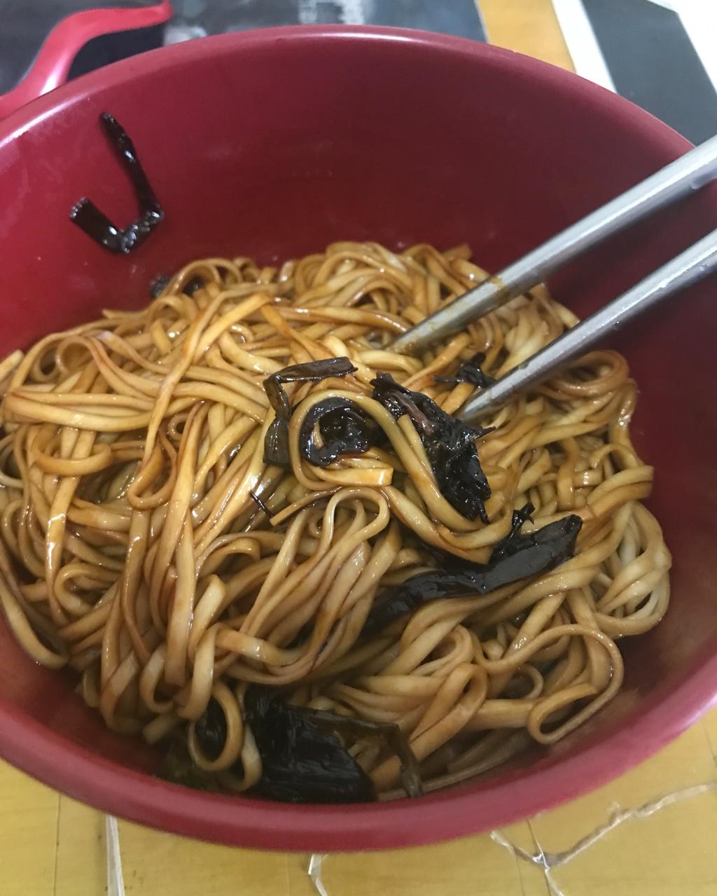 葱油拌面（快手简单，美味无敌）