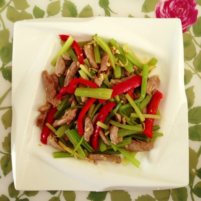 西芹炒肉丝