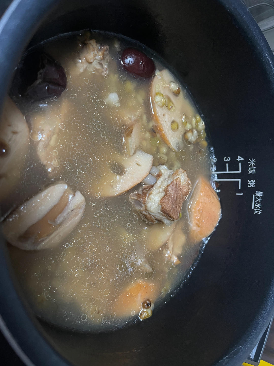 这个炎热的夏天，常喝这碗汤，把流失的津液都补回来…