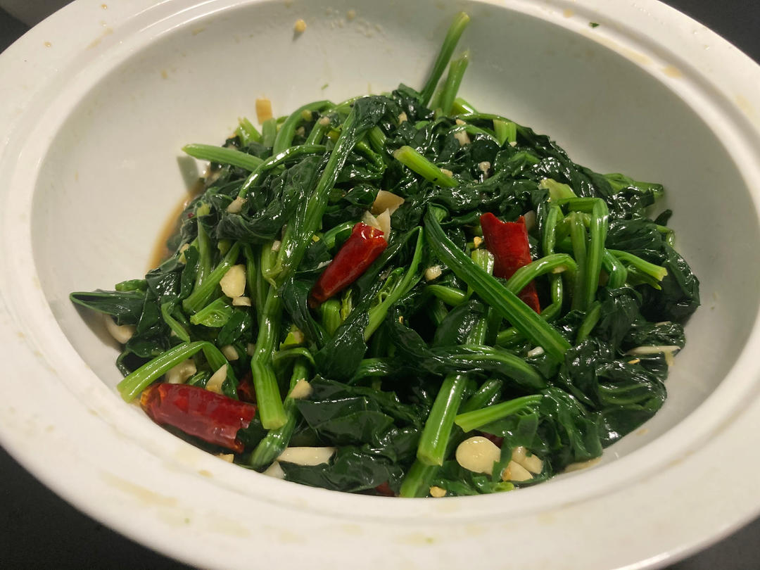凉拌菠菜(家传秘方)