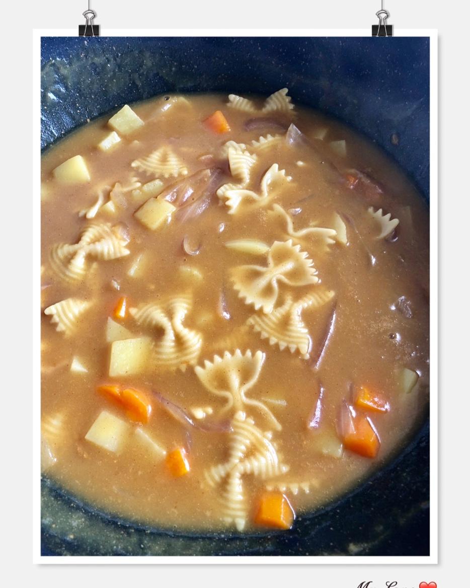 咖喱蝴蝶彩虹短面