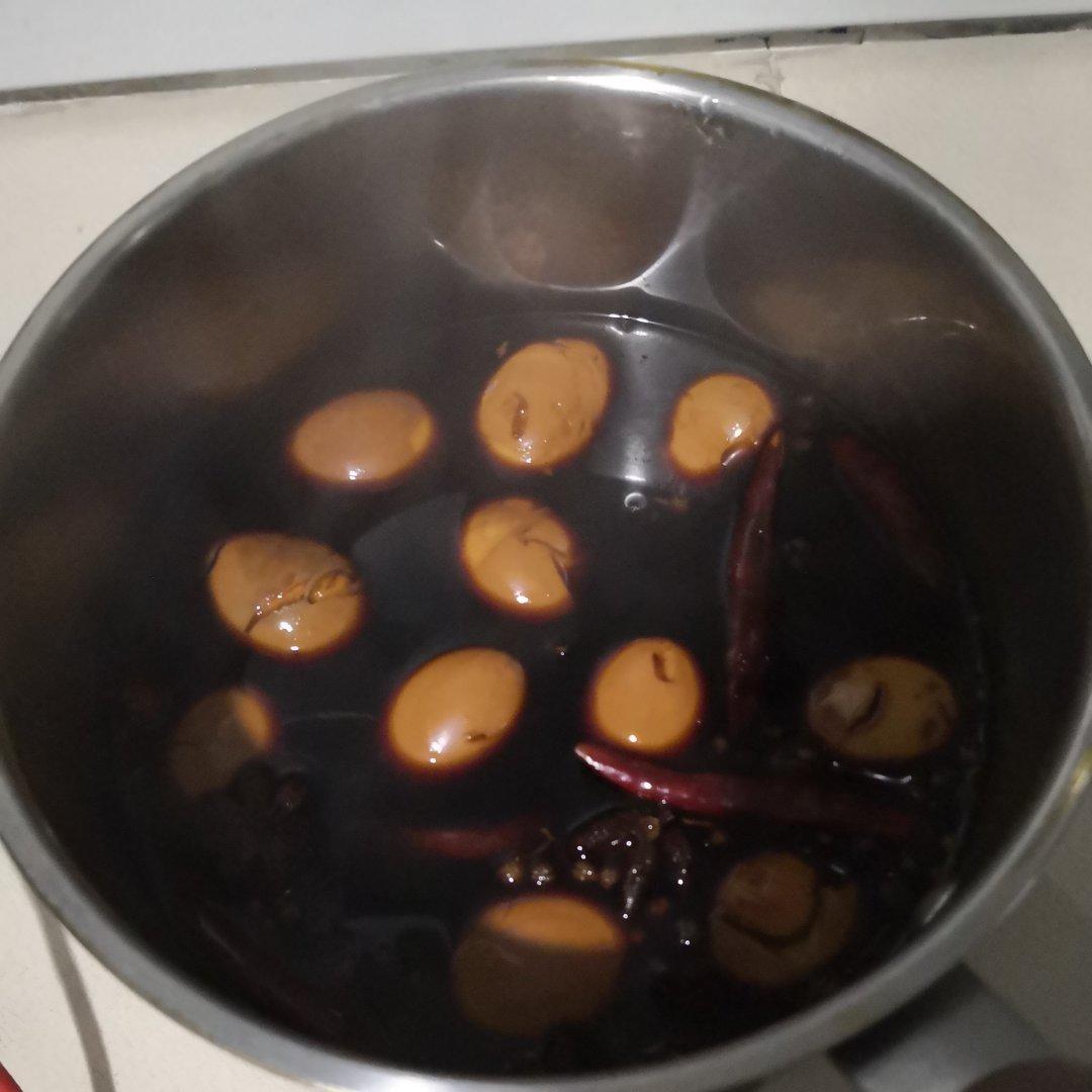 乡巴佬卤鹌鹑蛋