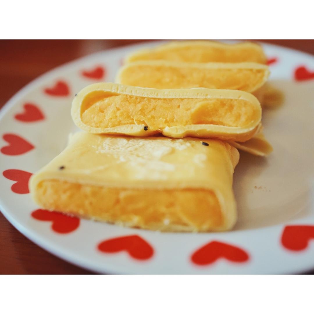 宝宝辅食:红心火龙果班戟—用红心火龙果做薄饼,用红薯和芝士做馅料
