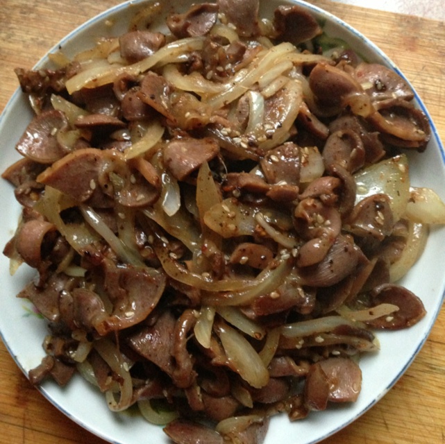 胡吃闷睡做的孜然洋葱炒鸡胗