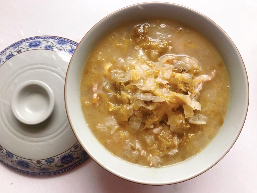 五花肉炖酸菜【最爱妈妈菜】