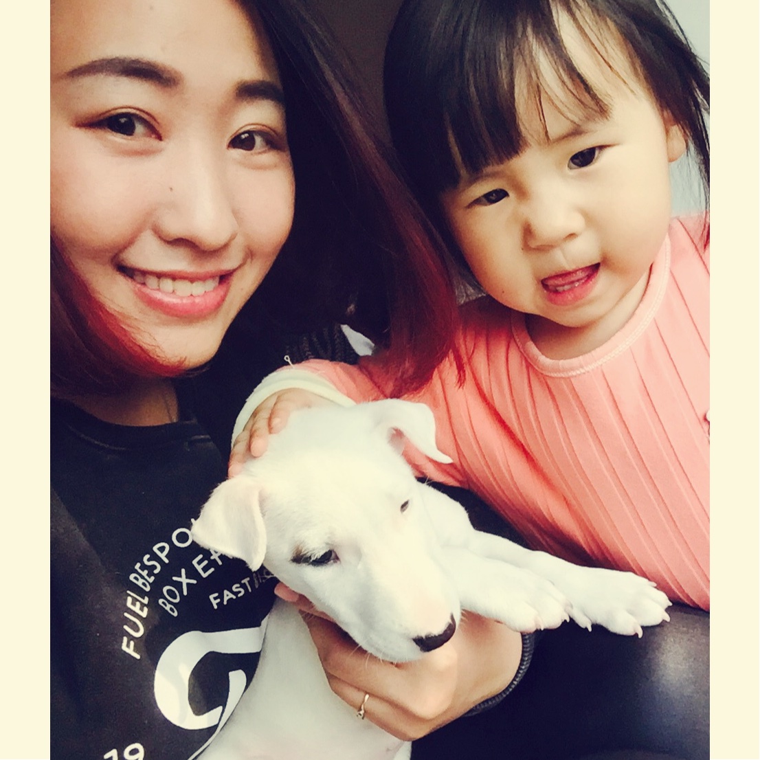 琬婷和妈妈和狗狗