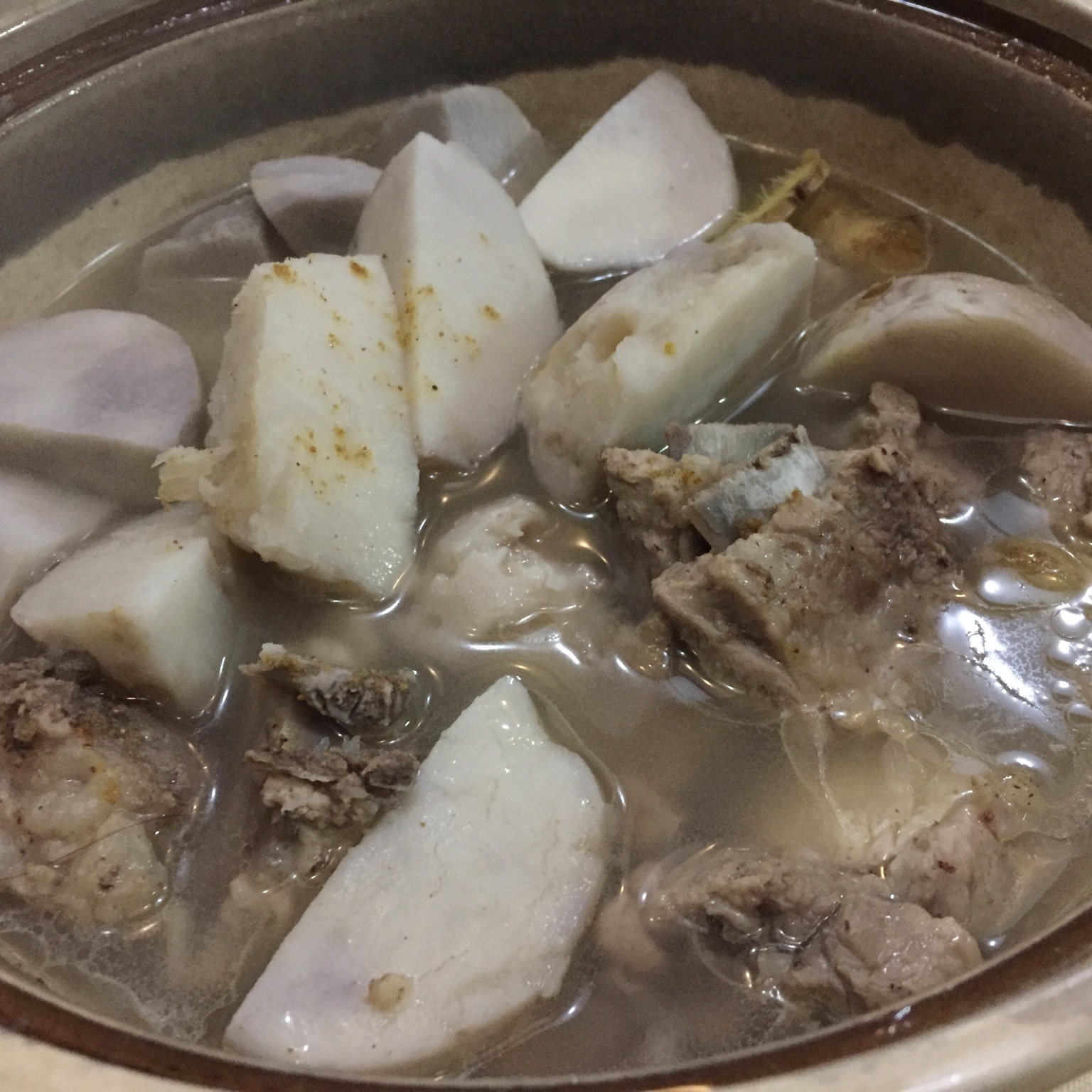芋艿排骨煲