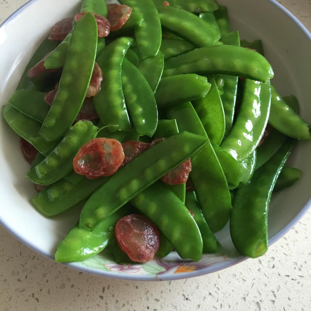 腊肠炒荷兰豆