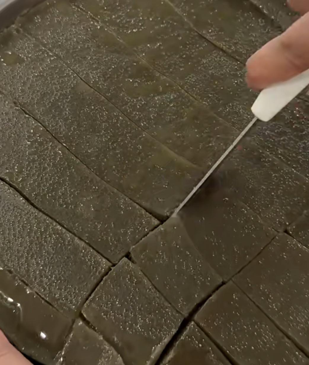 粘米粉版药粉糕