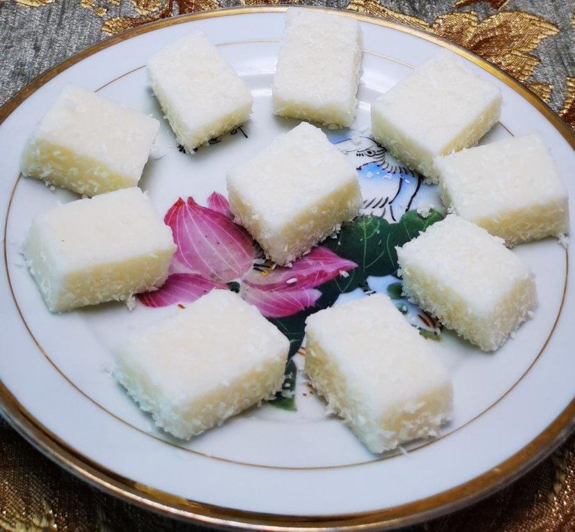 完胜85度C牛奶椰丝小方