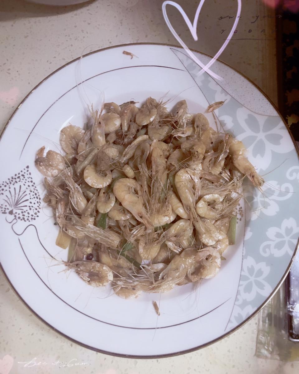 爆炒小河虾