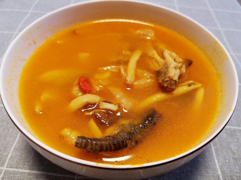 【花胶鸡火锅】