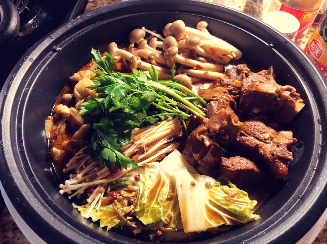 堂妈教你做红汤羊蝎子火锅