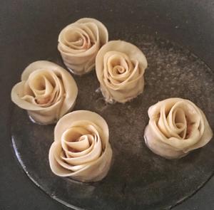 唯美的玫瑰花饺的做法 步骤6