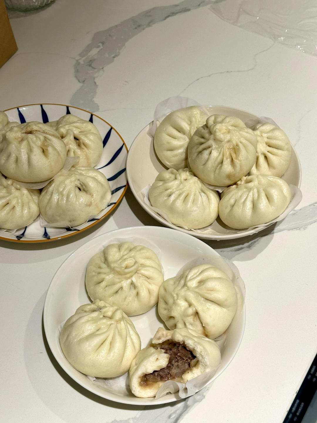 鲜美多汁的洋葱牛肉包子